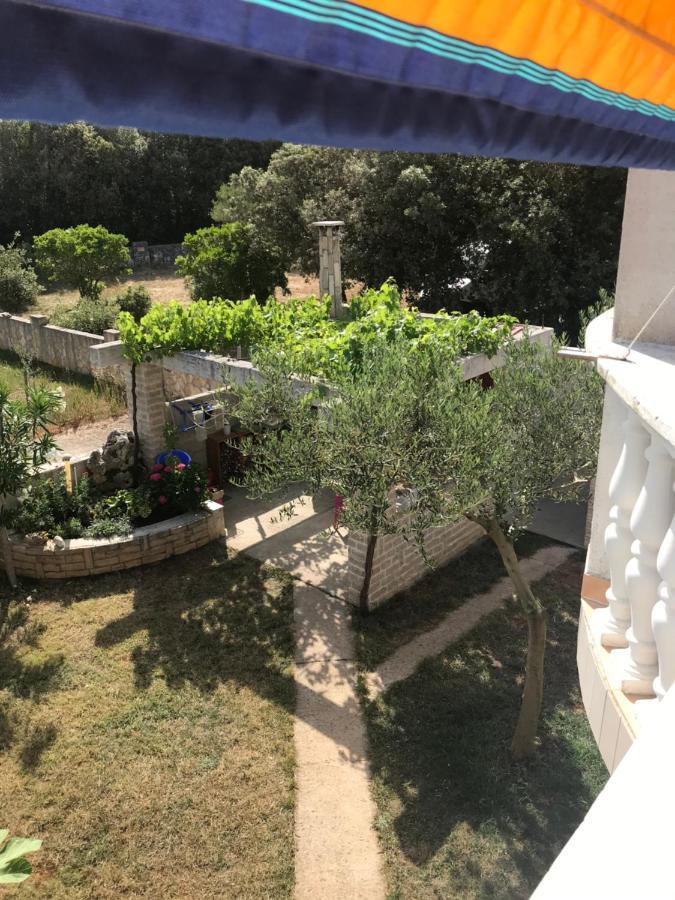 Bava Appartement Ugljan Buitenkant foto