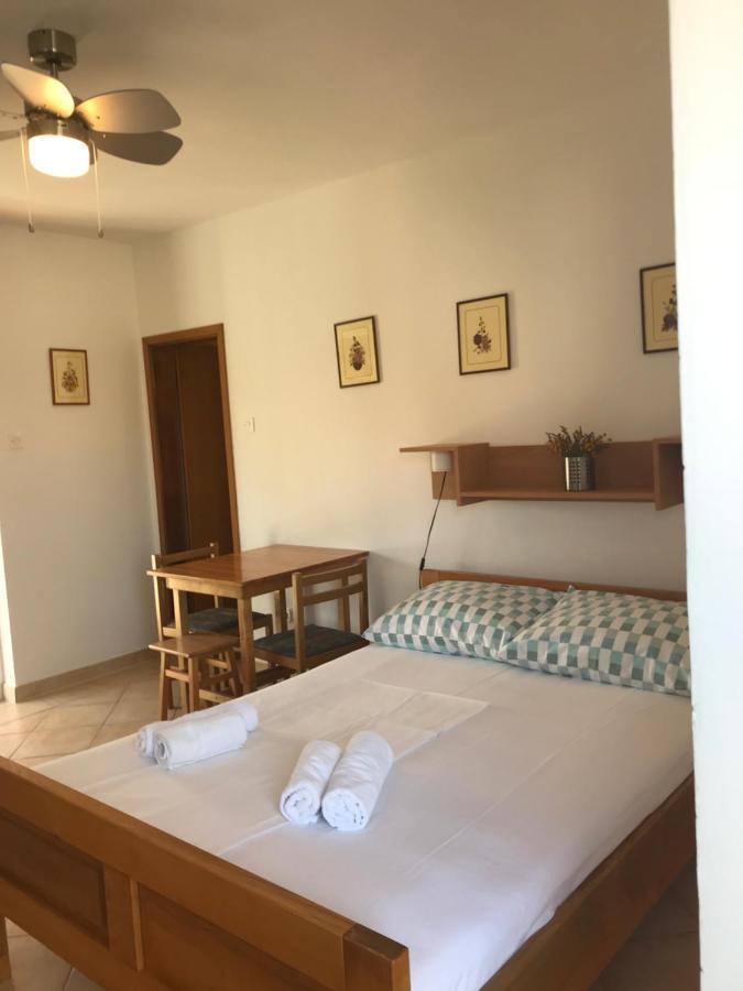 Bava Appartement Ugljan Buitenkant foto