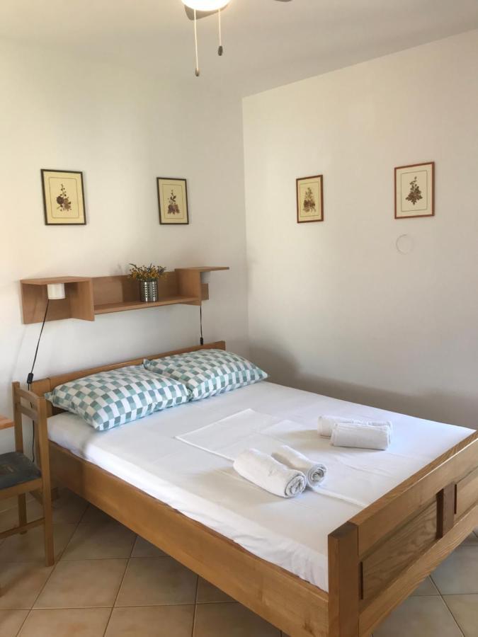 Bava Appartement Ugljan Buitenkant foto