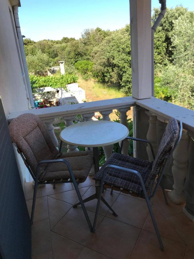 Bava Appartement Ugljan Buitenkant foto